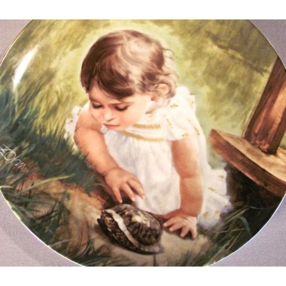 Bradford Exchange Backyard Discovery Collector Plate - Picture 2 of 4